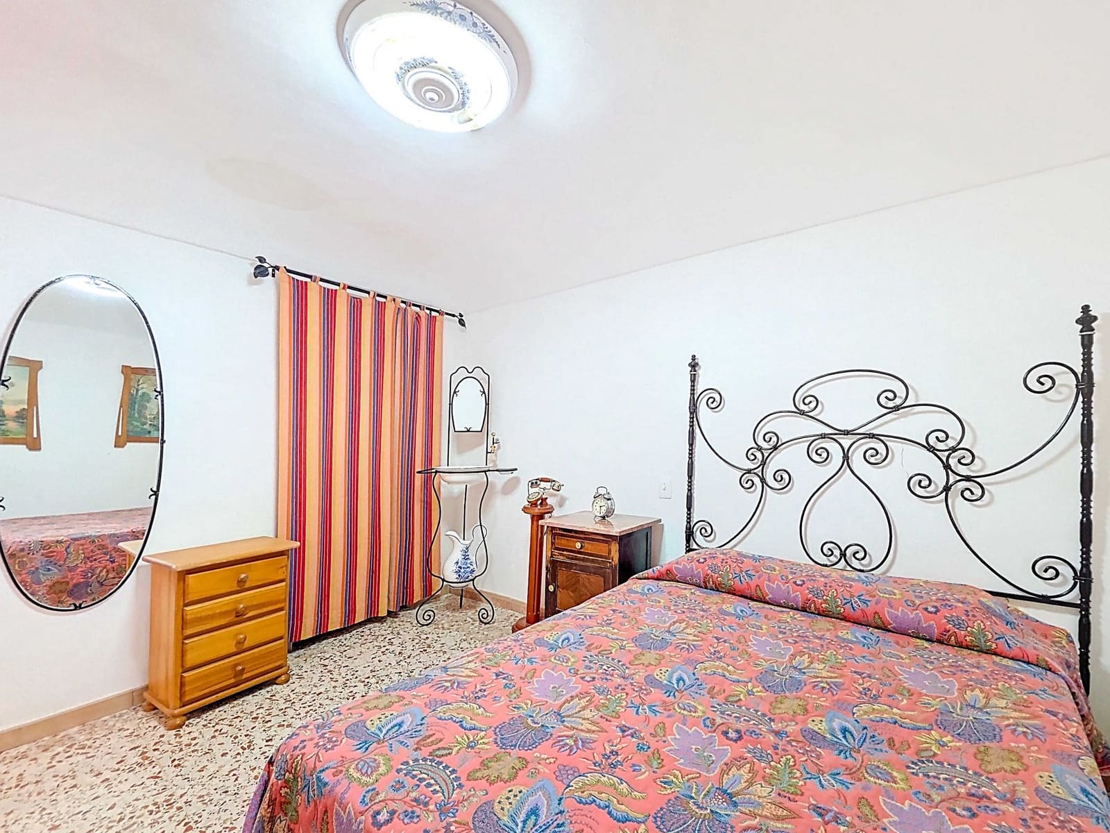4 soverom Grottehus til salgs i Pinoso med garasje - € 159 950 (Ref: 5095915)
