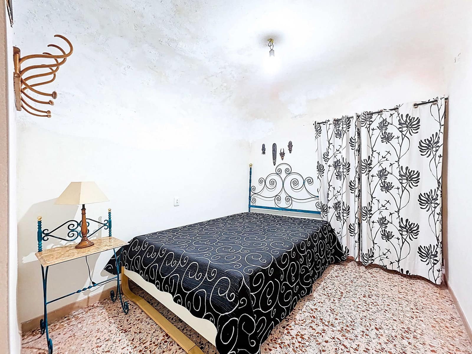 4 soverom Grottehus til salgs i Pinoso med garasje - € 159 950 (Ref: 5095915)