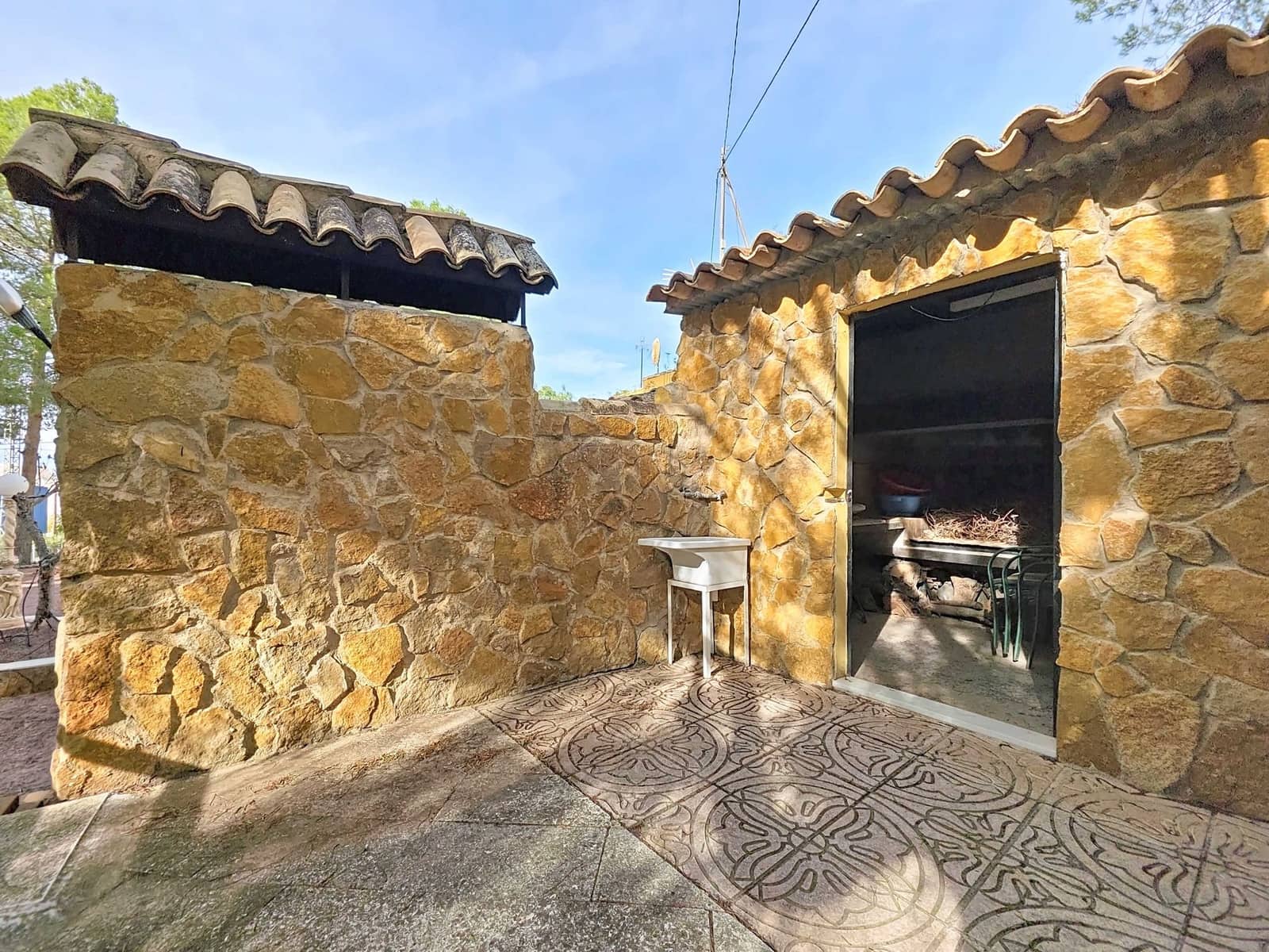 4 soverom Grottehus til salgs i Pinoso med garasje - € 159 950 (Ref: 5095915)