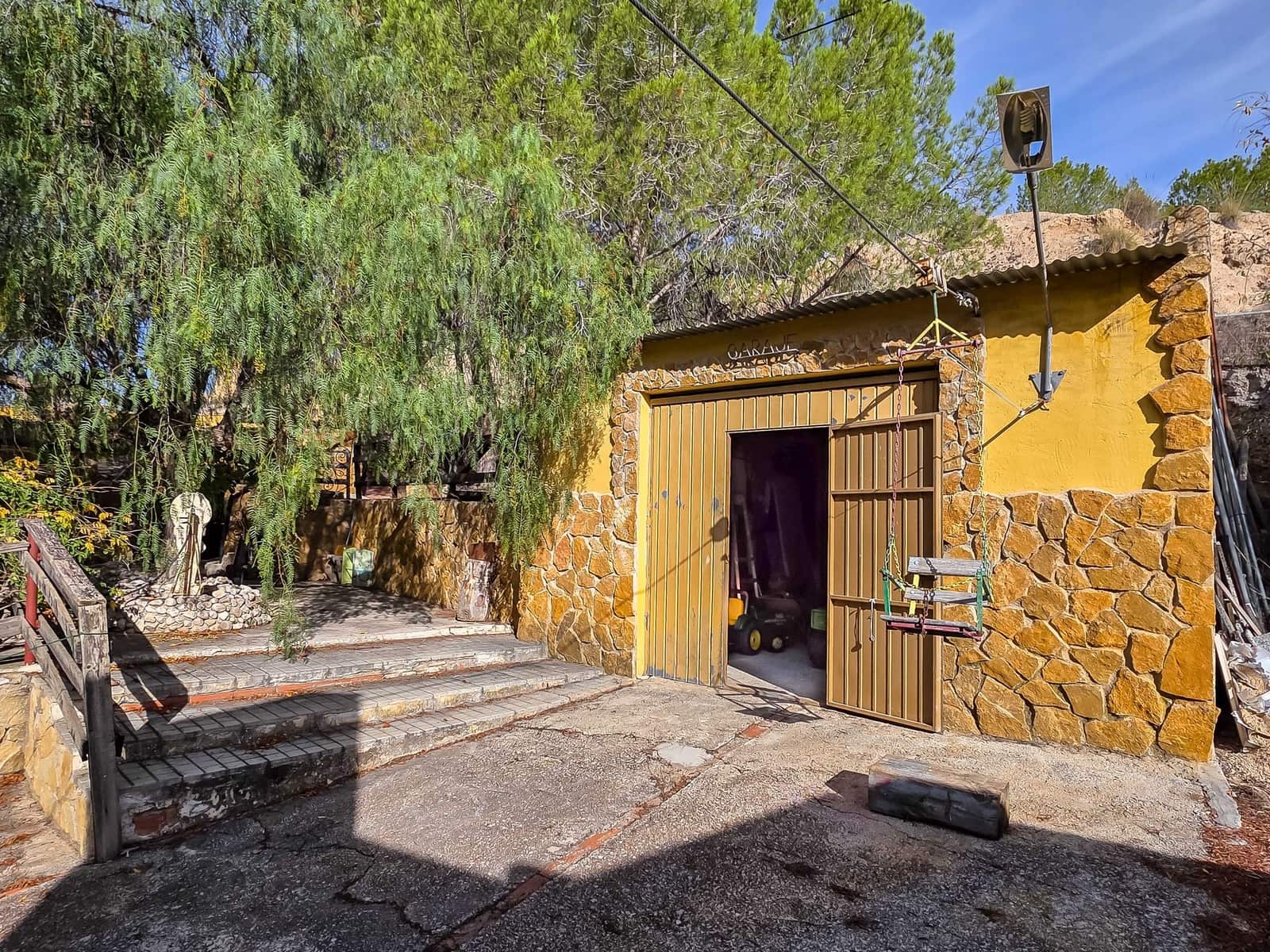 4 soverom Grottehus til salgs i Pinoso med garasje - € 159 950 (Ref: 5095915)