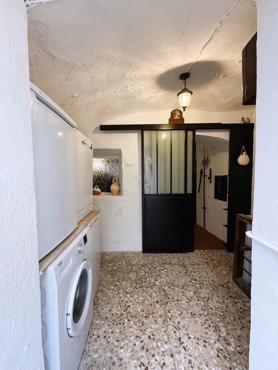 Casa de 6 habitaciones en Pinoso en venta - 325.000 € (Ref: 5102493)