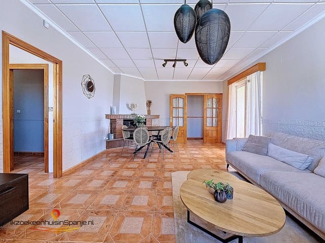 4 soveværelse Villa til salg i Caudete med garage - € 209.950 (Ref: 5123177)