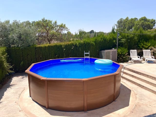 Chalet de 4 habitaciones en Caudete en venta con garaje - 209.950 € (Ref: 5123177)