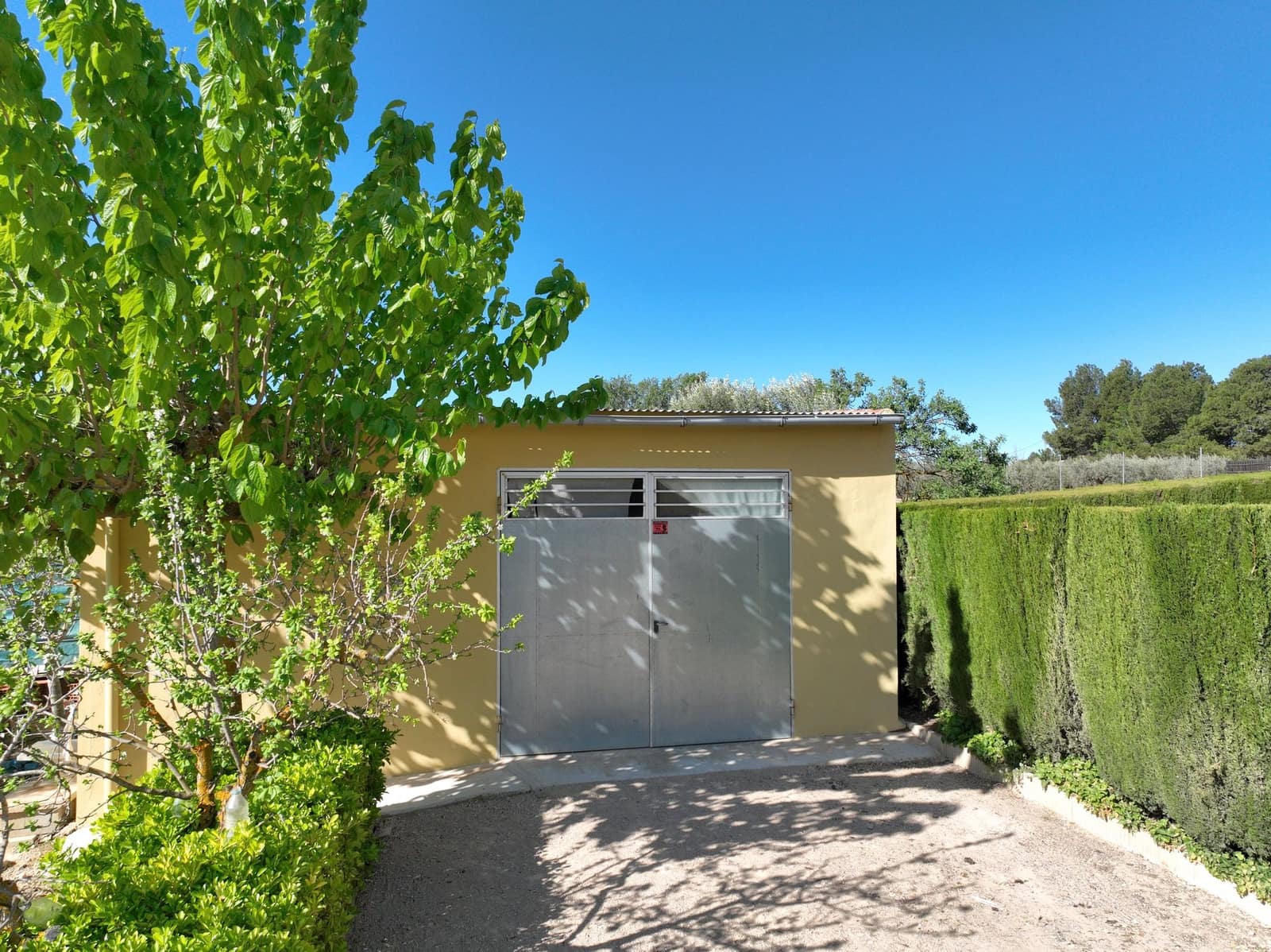 4 bedroom Villa for sale in Caudete with garage - € 209,950 (Ref: 5123177)