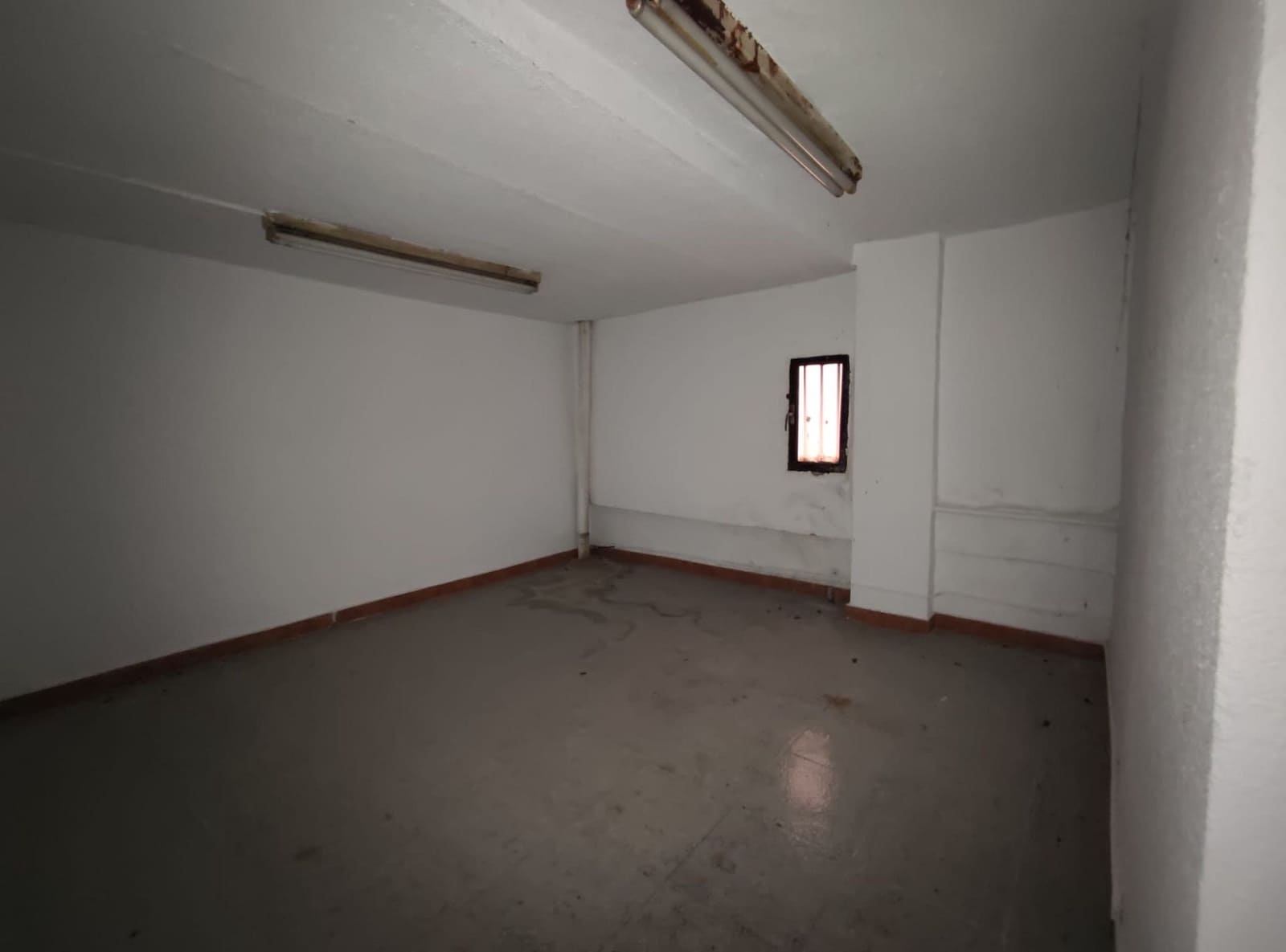Erhverv til salg i Elda - € 67.000 (Ref: 5126517)