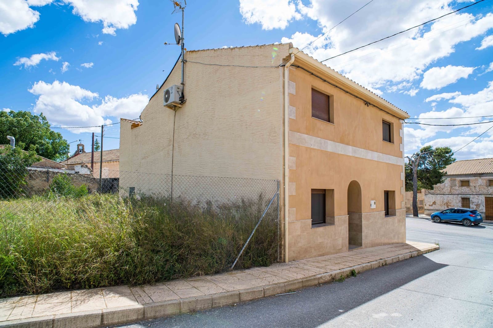 4 bedroom Townhouse for sale in Pinoso - € 250,000 (Ref: 5261282)