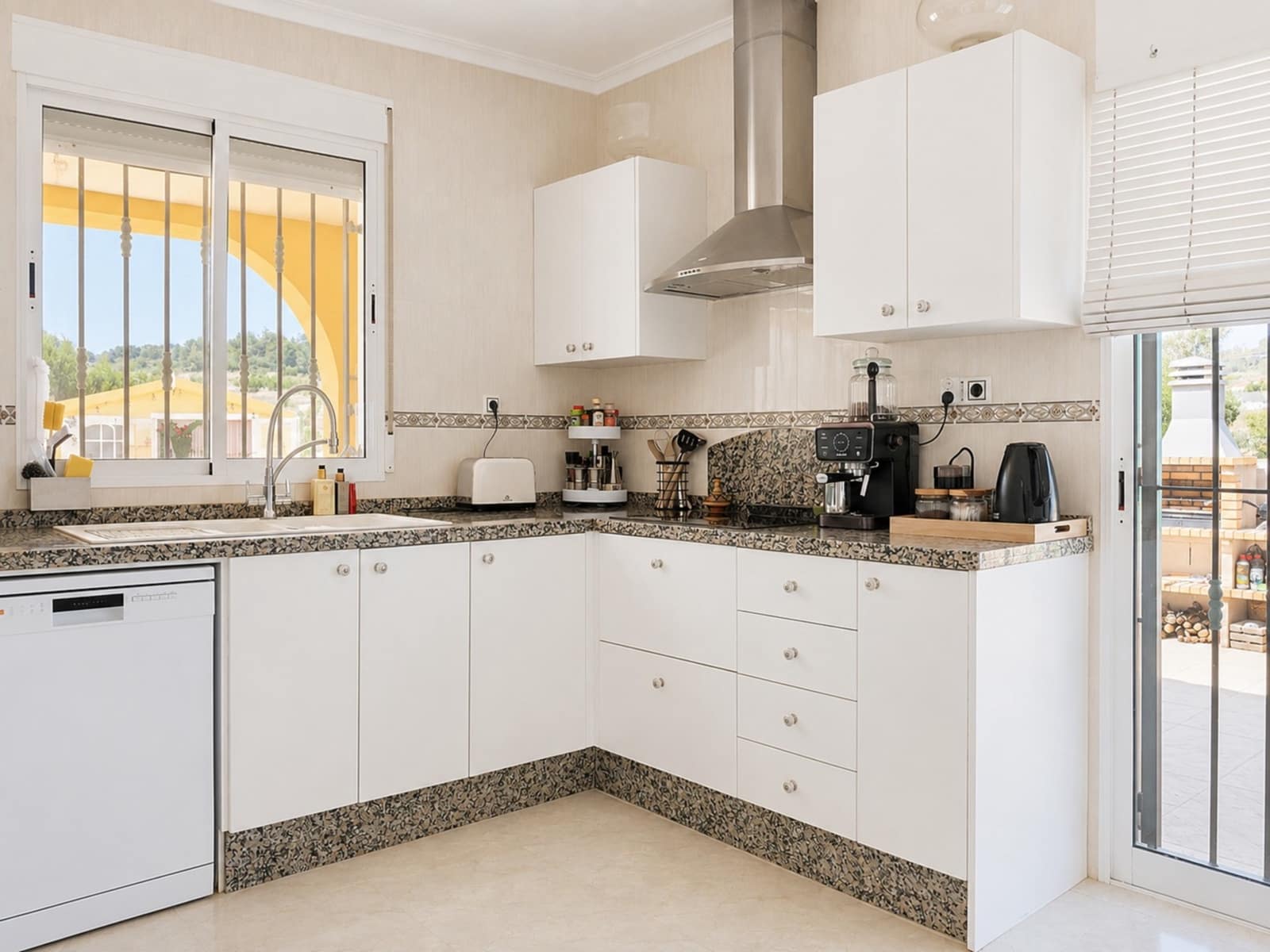 3 bedroom Villa for sale in Abanilla with pool - € 249,500 (Ref: 5286957)
