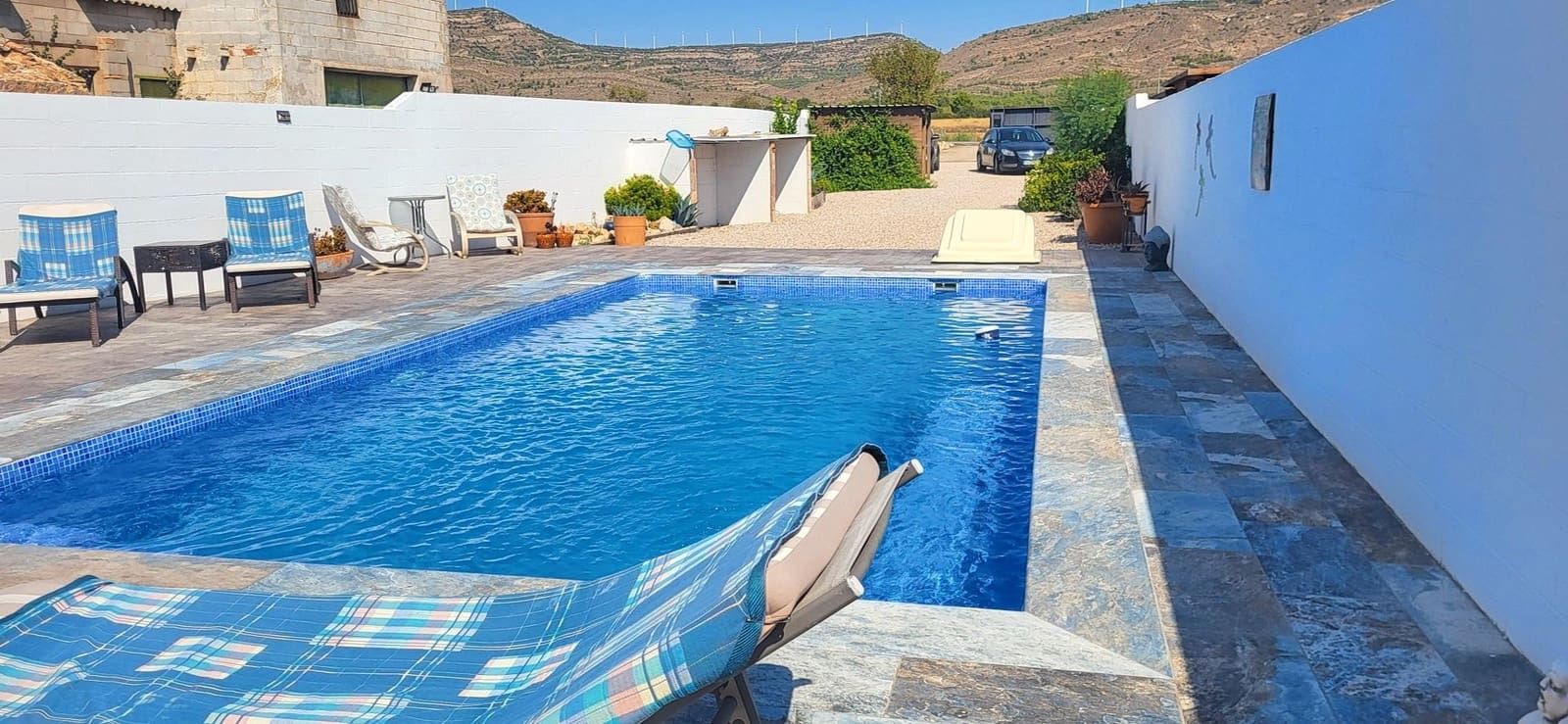 3 bedroom Villa for sale in Caudete with pool - € 229,995 (Ref: 5463007)
