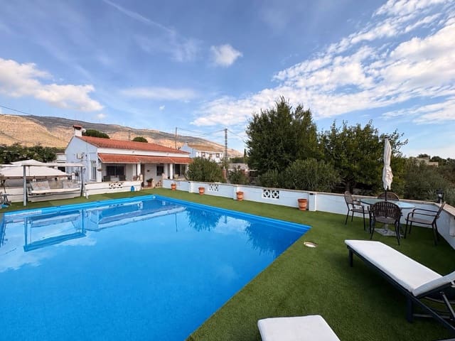 3 chambre Villa/Maison à vendre à Caudete avec piscine garage - 260 000 € (Ref: 5493679)
