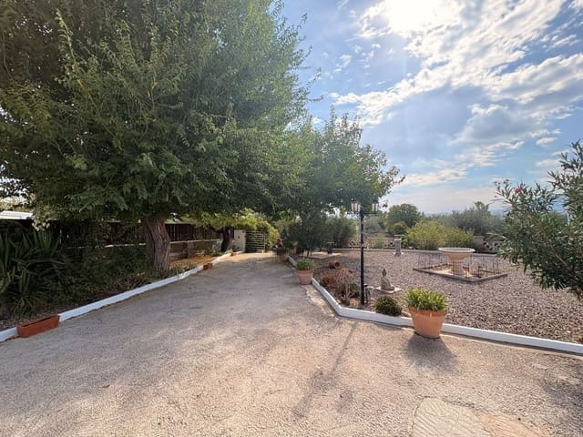 3 chambre Villa/Maison à vendre à Caudete avec piscine garage - 260 000 € (Ref: 5493679)