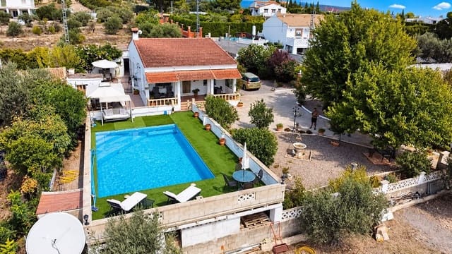 3 sovrum Villa till salu i Caudete med pool garage - 265 000 € (Ref: 5493679)