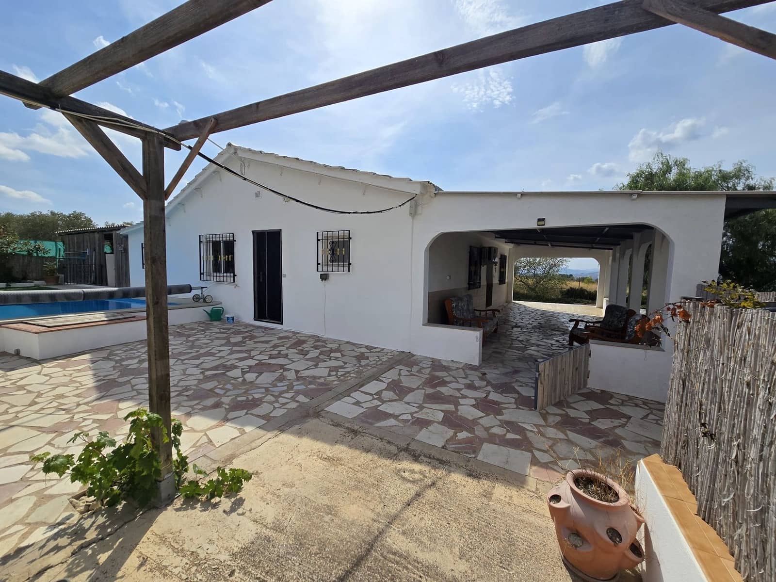 3 bedroom Villa for sale in Sax with pool garage - € 265,000 (Ref: 5499232)