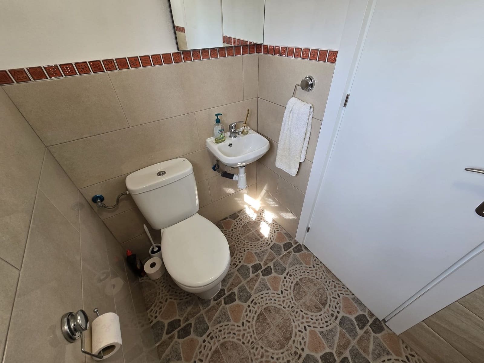 3 bedroom Villa for sale in Sax with pool garage - € 265,000 (Ref: 5499232)