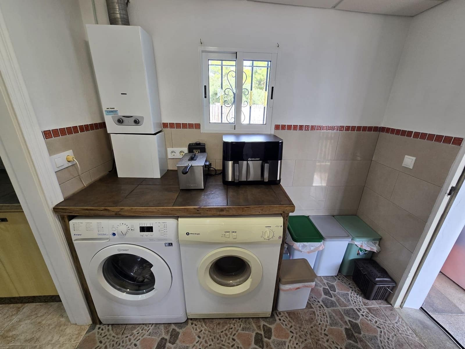 3 bedroom Villa for sale in Sax with pool garage - € 265,000 (Ref: 5499232)