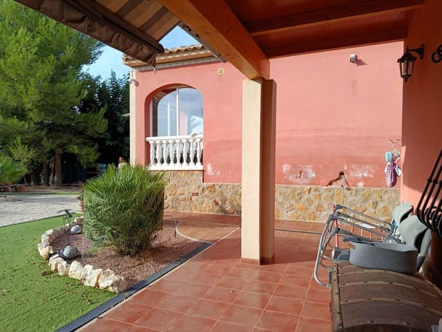 Finca/Casa Rural de 3 habitaciones en Pinoso en venta con piscina garaje - 299.995 € (Ref: 5592617)