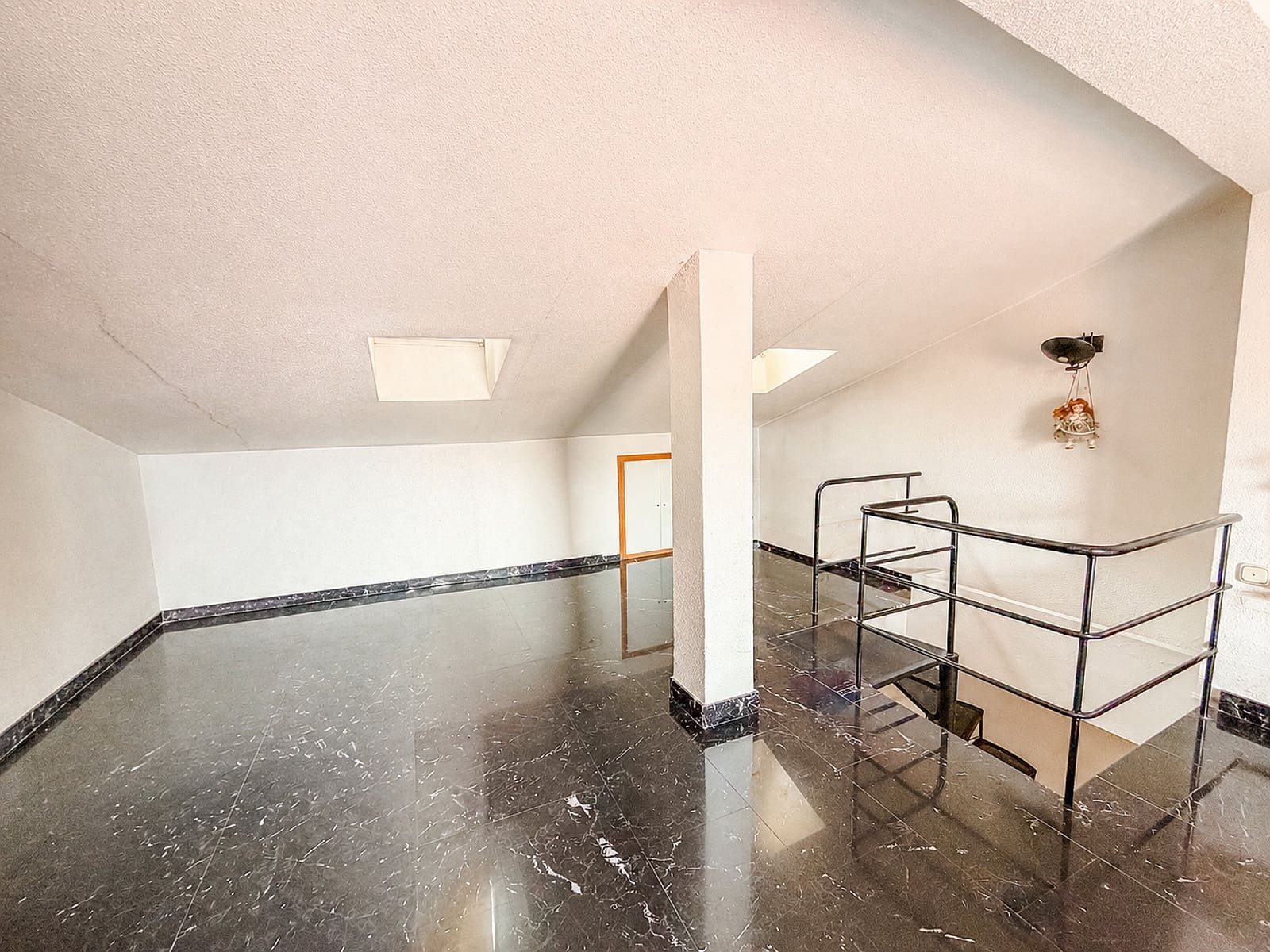 4 chambre Maison de Ville à vendre à Yecla avec piscine garage - 199 995 € (Ref: 5626032)