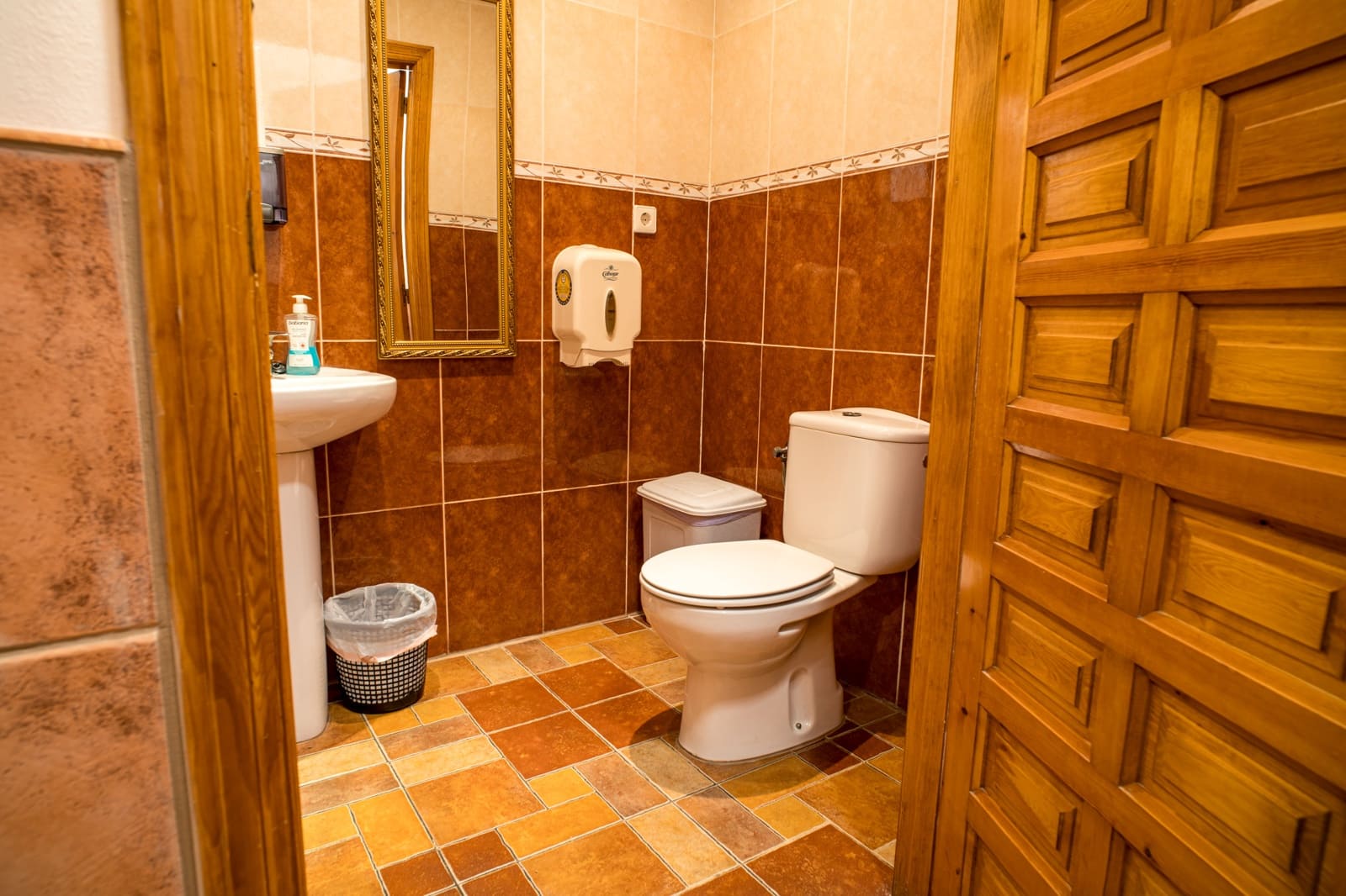 Chalet de 5 habitaciones en Pinoso en venta con piscina - 399.995 € (Ref: 5643594)