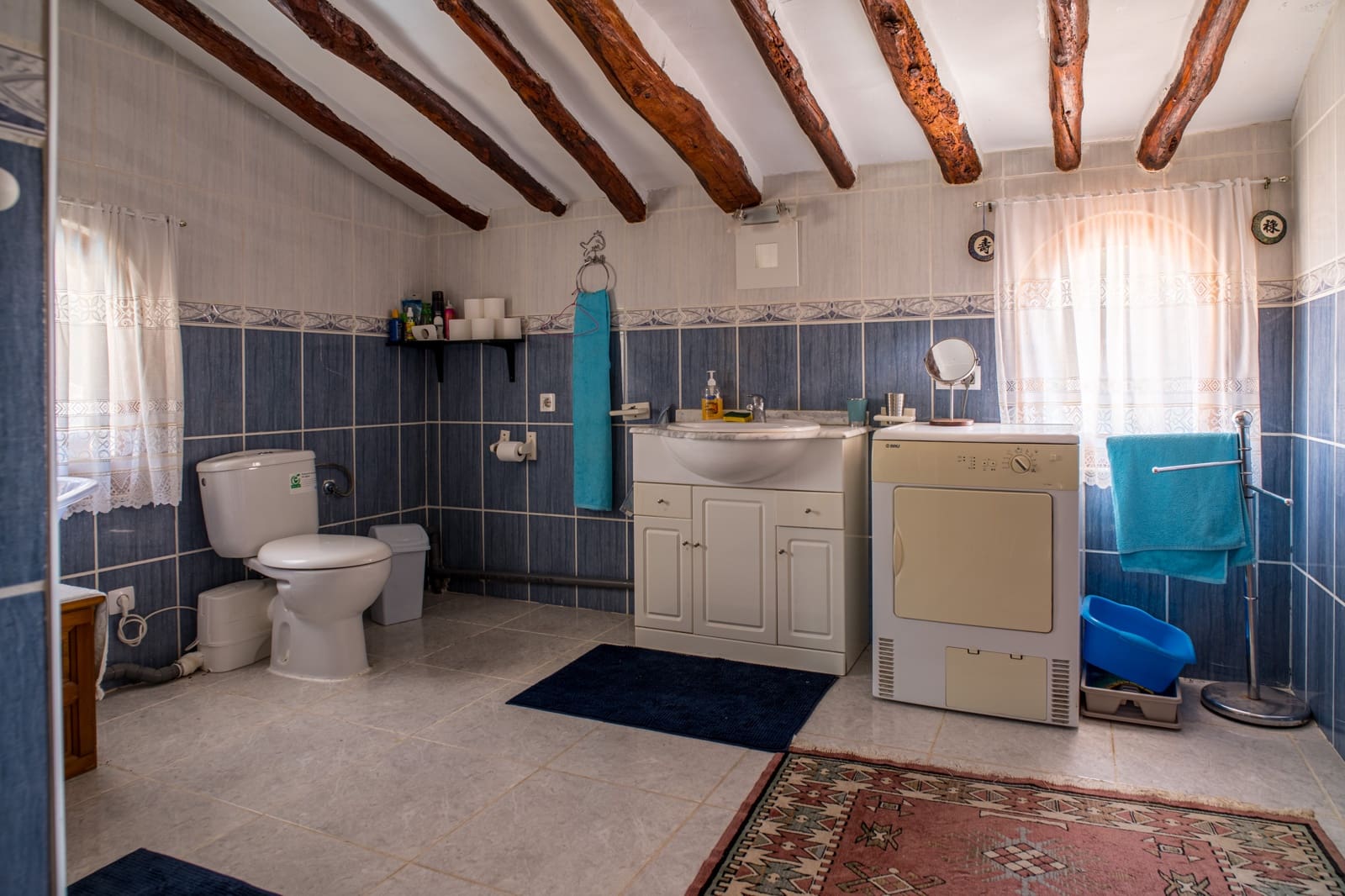 Chalet de 5 habitaciones en Pinoso en venta con piscina - 399.995 € (Ref: 5643594)