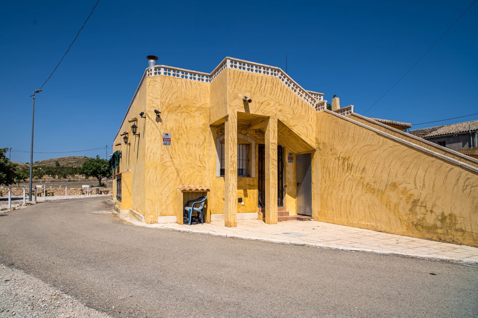 Chalet de 5 habitaciones en Pinoso en venta con piscina - 399.995 € (Ref: 5643594)
