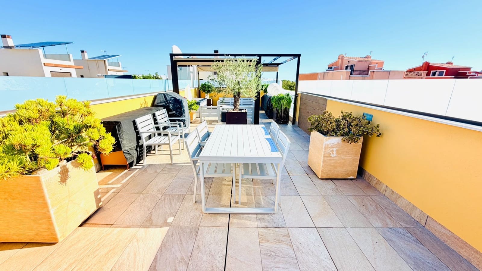 3 soveværelse Semi-Rækkehus til salg i Los Montesinos med swimmingpool - € 392.500 (Ref: 6382554)