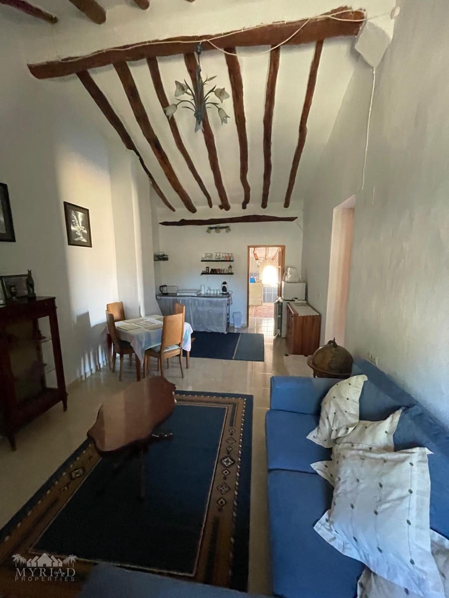 6 bedroom Finca/Country House for sale in Pinoso with pool - € 395,000 (Ref: 6382555)