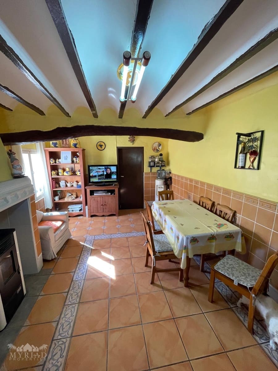 6 bedroom Finca/Country House for sale in Pinoso with pool - € 395,000 (Ref: 6382555)