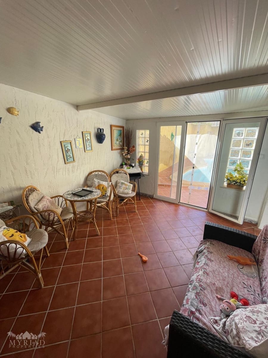 6 bedroom Finca/Country House for sale in Pinoso with pool - € 395,000 (Ref: 6382555)