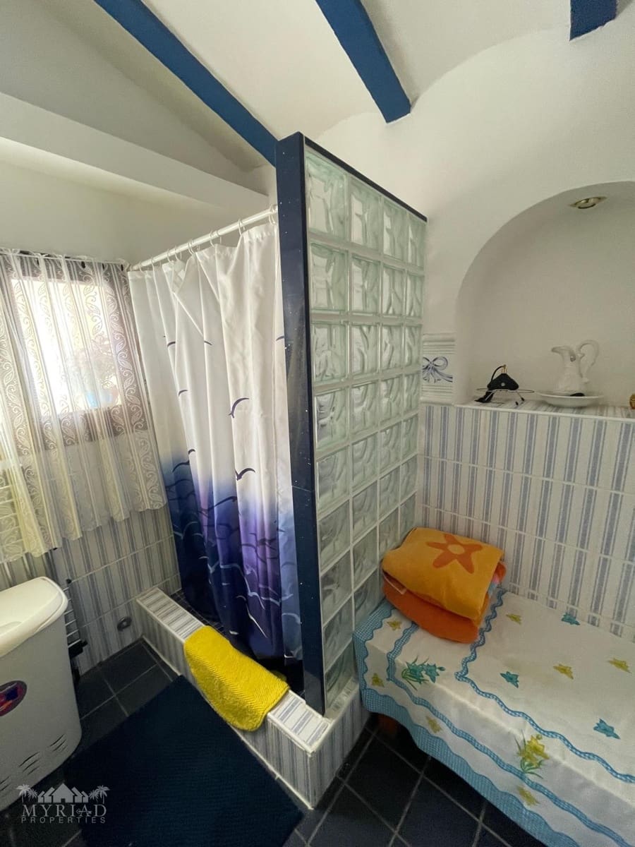 6 bedroom Finca/Country House for sale in Pinoso with pool - € 395,000 (Ref: 6382555)