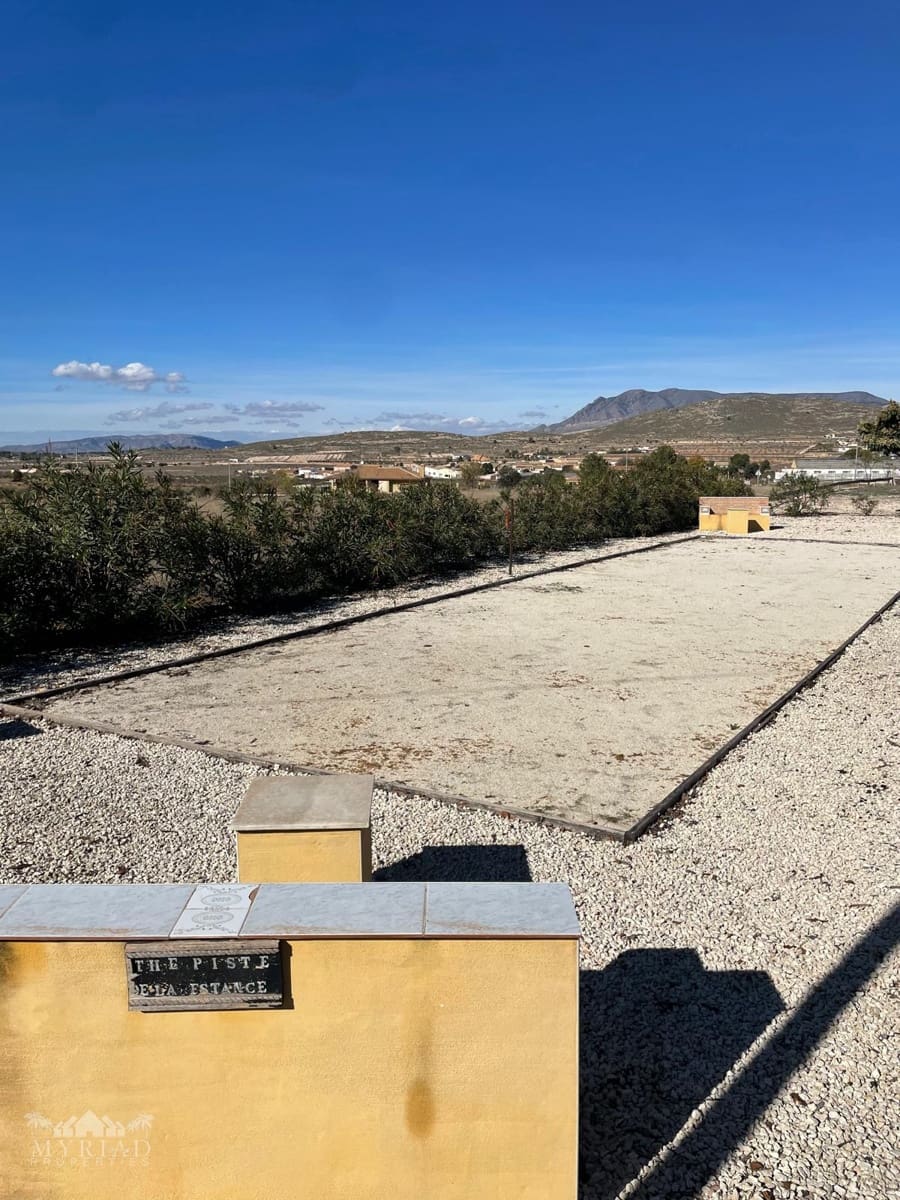 6 bedroom Finca/Country House for sale in Pinoso with pool - € 395,000 (Ref: 6382555)