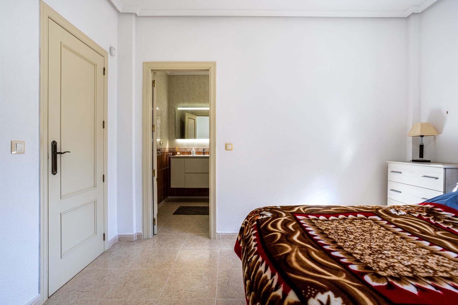 Chalet de 3 habitaciones en Bigastro en venta con garaje - 295.000 € (Ref: 7923088)