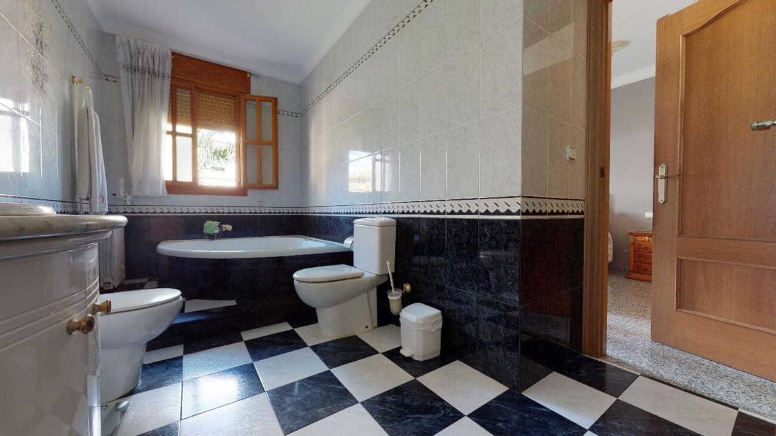 4 slaapkamer Villa te koop in Sax met zwembad - € 450.000 (Ref: 8649261)