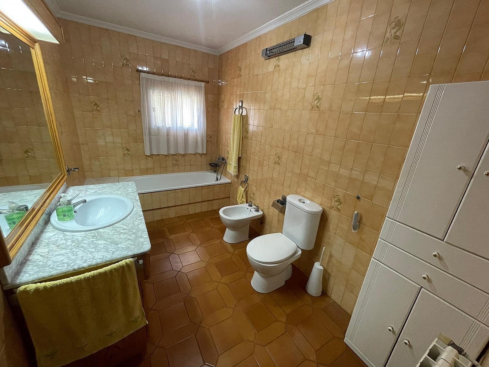 5 slaapkamer Huis te koop in Salinas met zwembad garage - € 199.995 (Ref: 8649445)