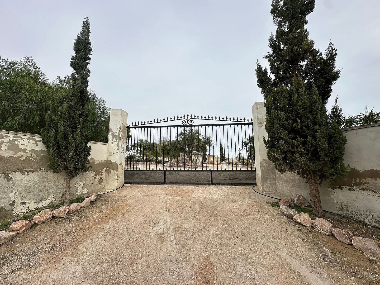 9 bedroom Finca/Country House for sale in Novelda with pool garage - € 399,999 (Ref: 8649599)