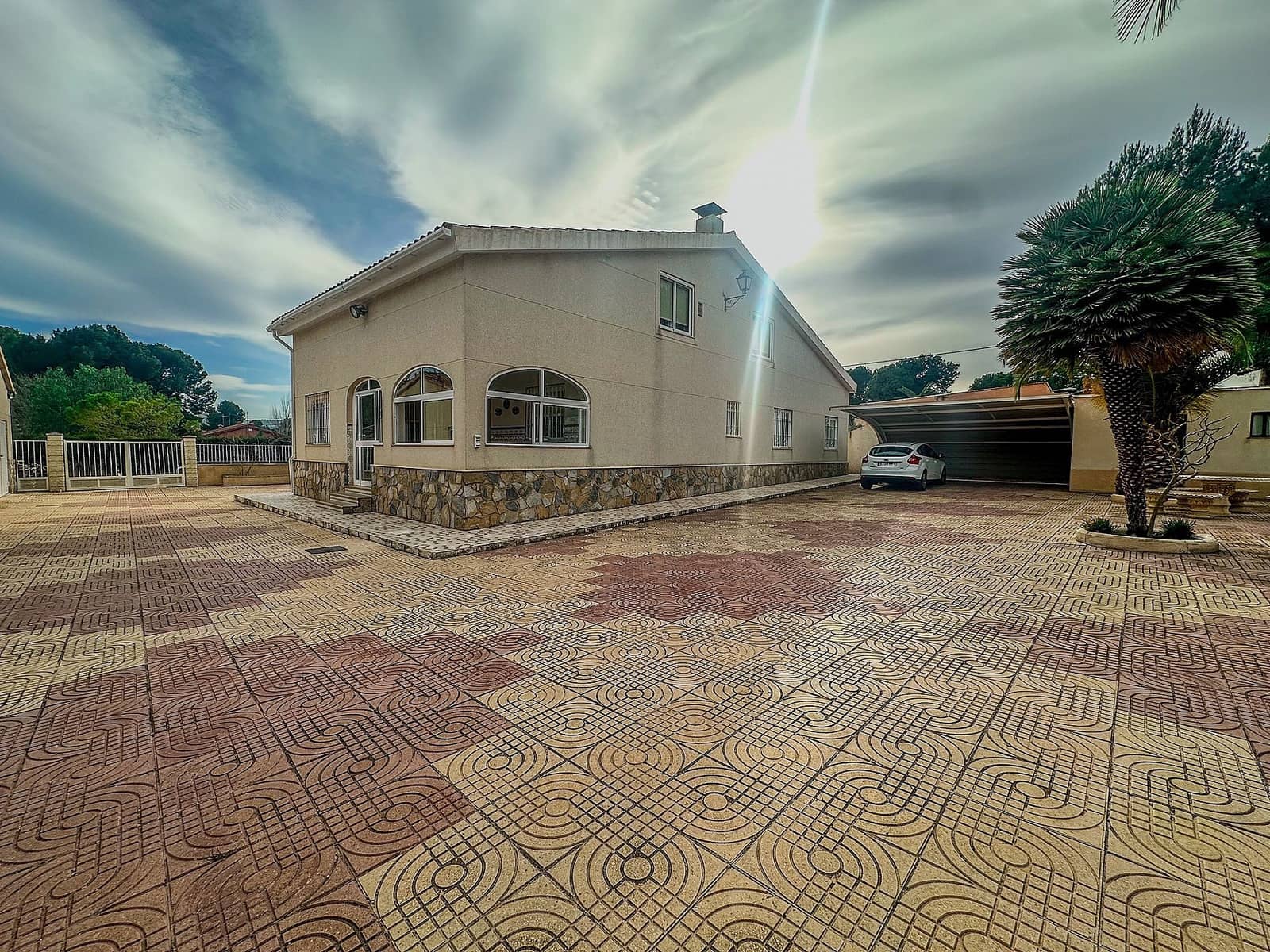 5 chambre Villa/Maison à vendre à Sax avec piscine garage - 355 000 € (Ref: 8649604)