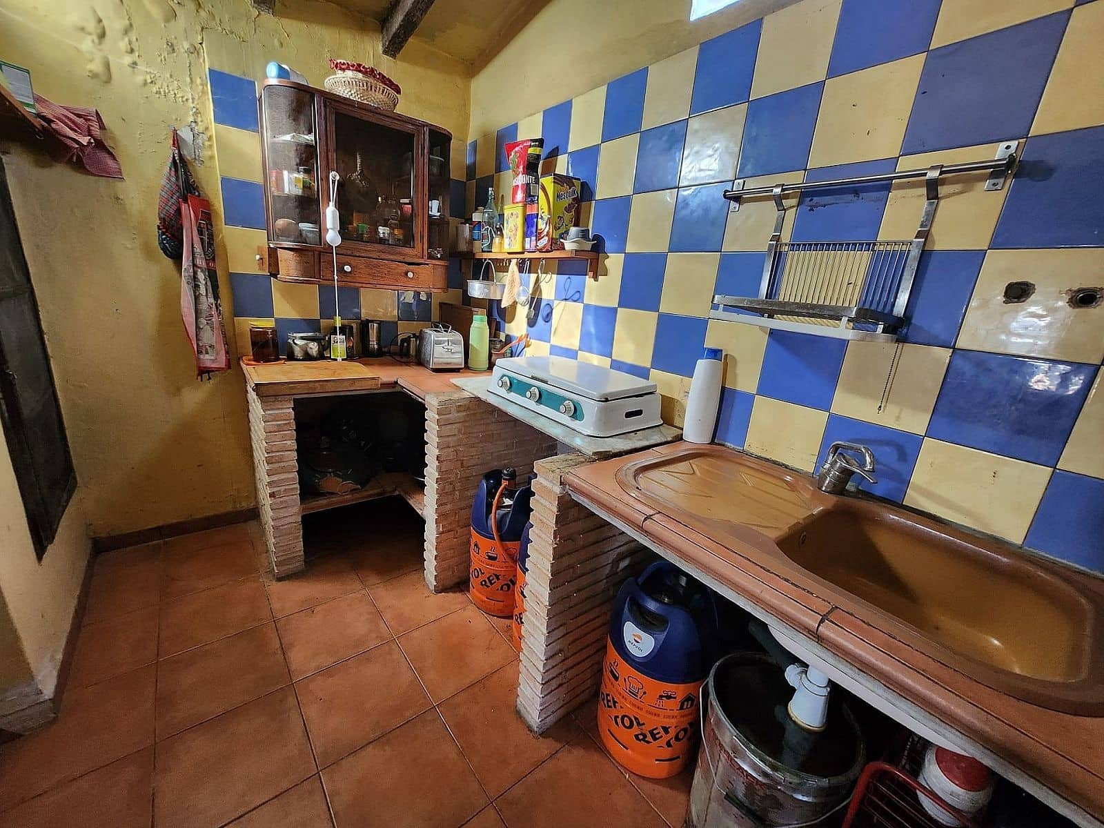 5 sypialnia Finka/Dom wiejski na sprzedaż w Caudete z basenem garażem - 145 000 € (Ref: 8649619)