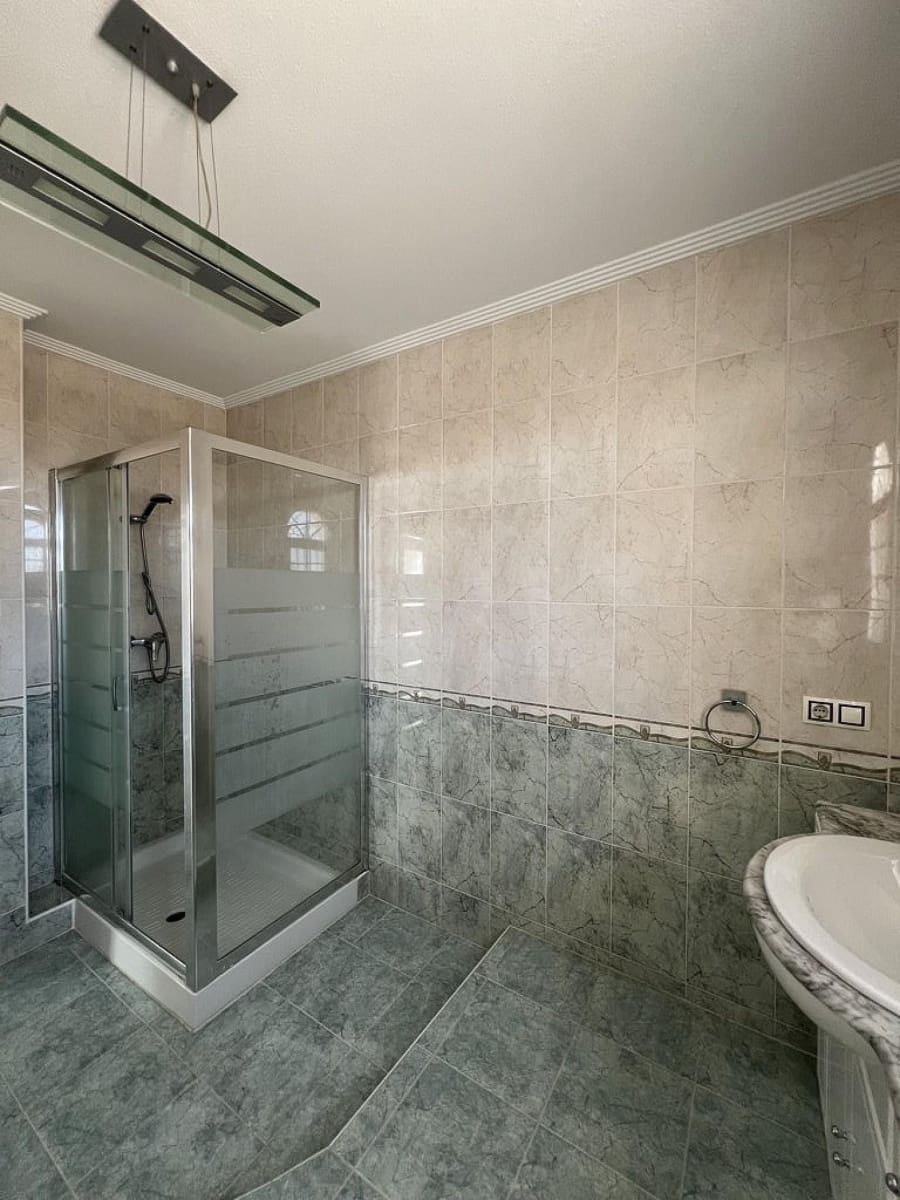 4 bedroom Villa for sale in Pinoso with pool garage - € 475,000 (Ref: 8649735)