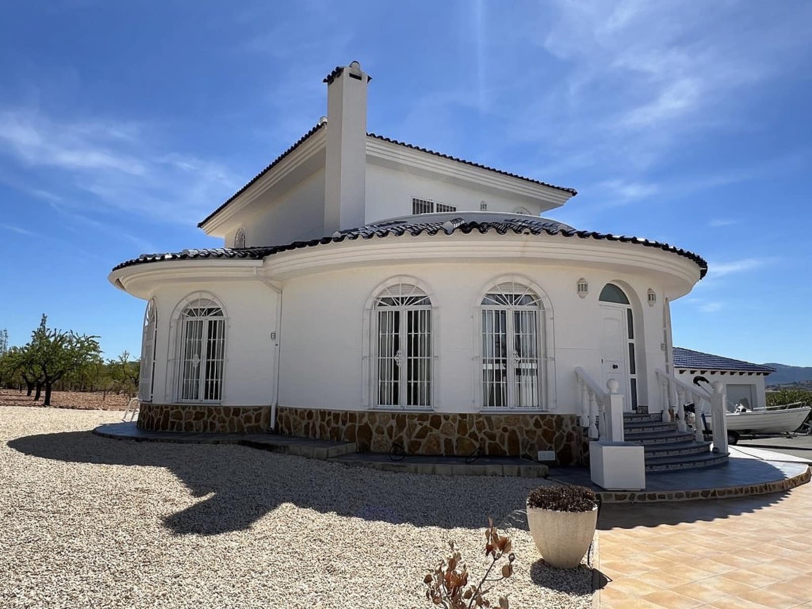 4 bedroom Villa for sale in Pinoso with pool garage - € 475,000 (Ref: 8649735)