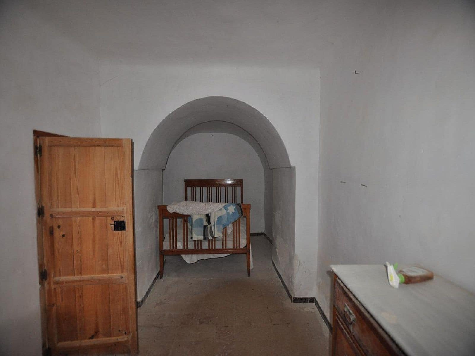 5 bedroom Cave House for sale in Jumilla with garage - € 69,995 (Ref: 8649770)