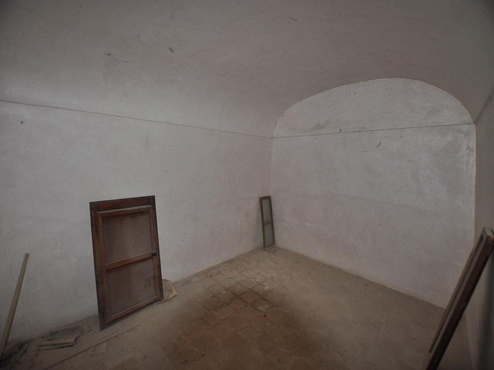 5 bedroom Cave House for sale in Jumilla with garage - € 69,995 (Ref: 8649770)