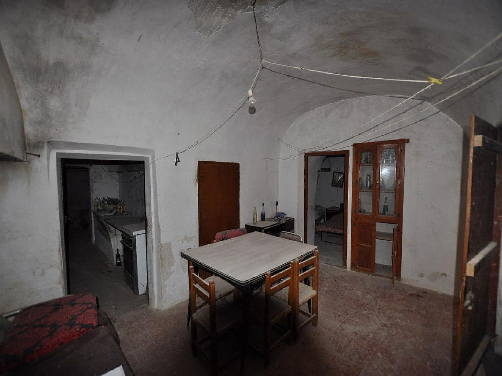 5 bedroom Cave House for sale in Jumilla with garage - € 69,995 (Ref: 8649770)