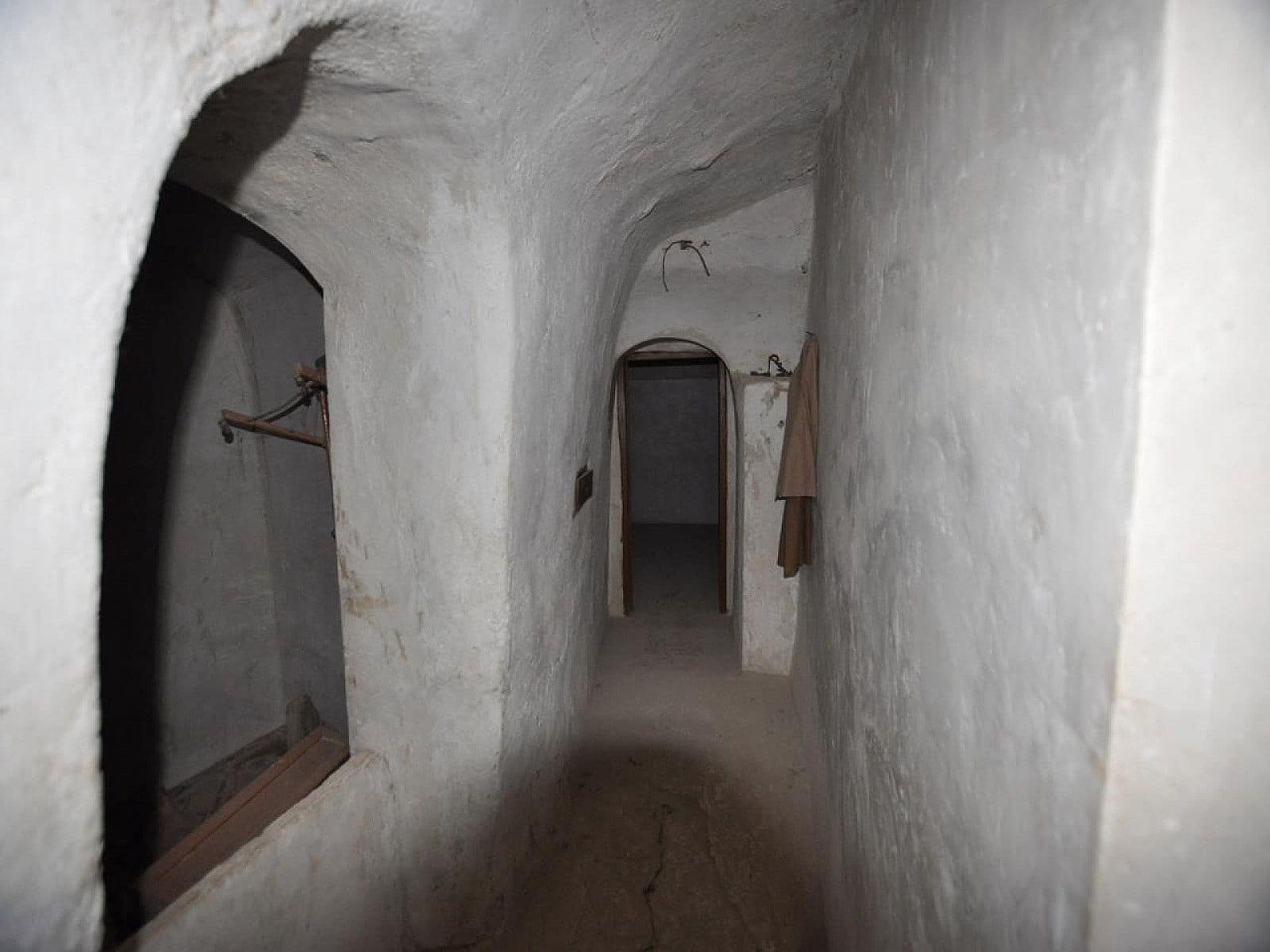 5 bedroom Cave House for sale in Jumilla with garage - € 69,995 (Ref: 8649770)