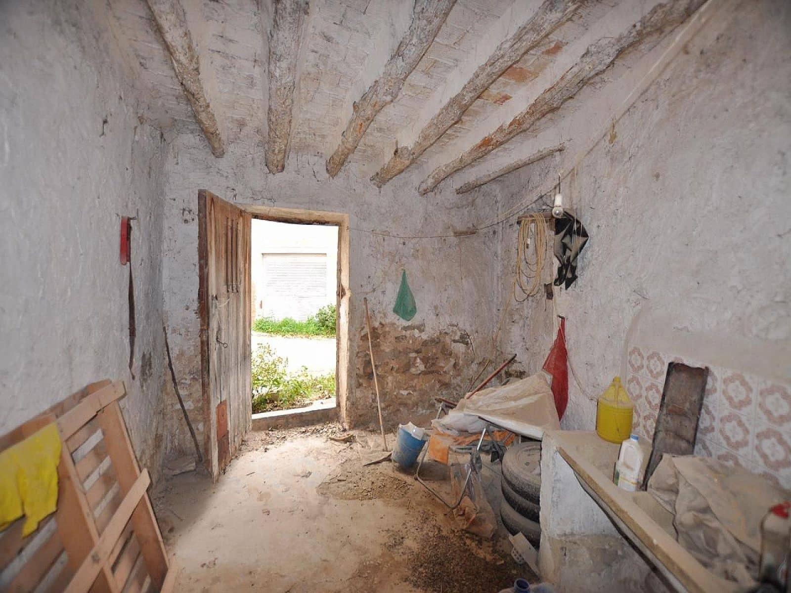 5 bedroom Cave House for sale in Jumilla with garage - € 69,995 (Ref: 8649770)
