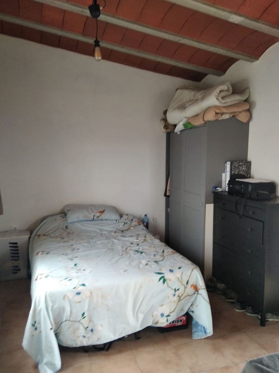 Villa for sale in Jumilla with pool - € 119,000 (Ref: 8649787)