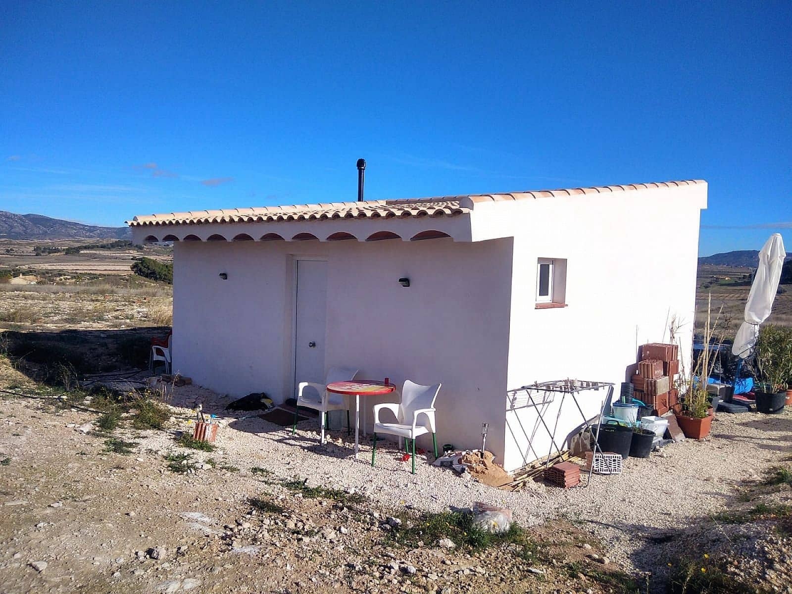 Villa for sale in Jumilla with pool - € 119,000 (Ref: 8649787)