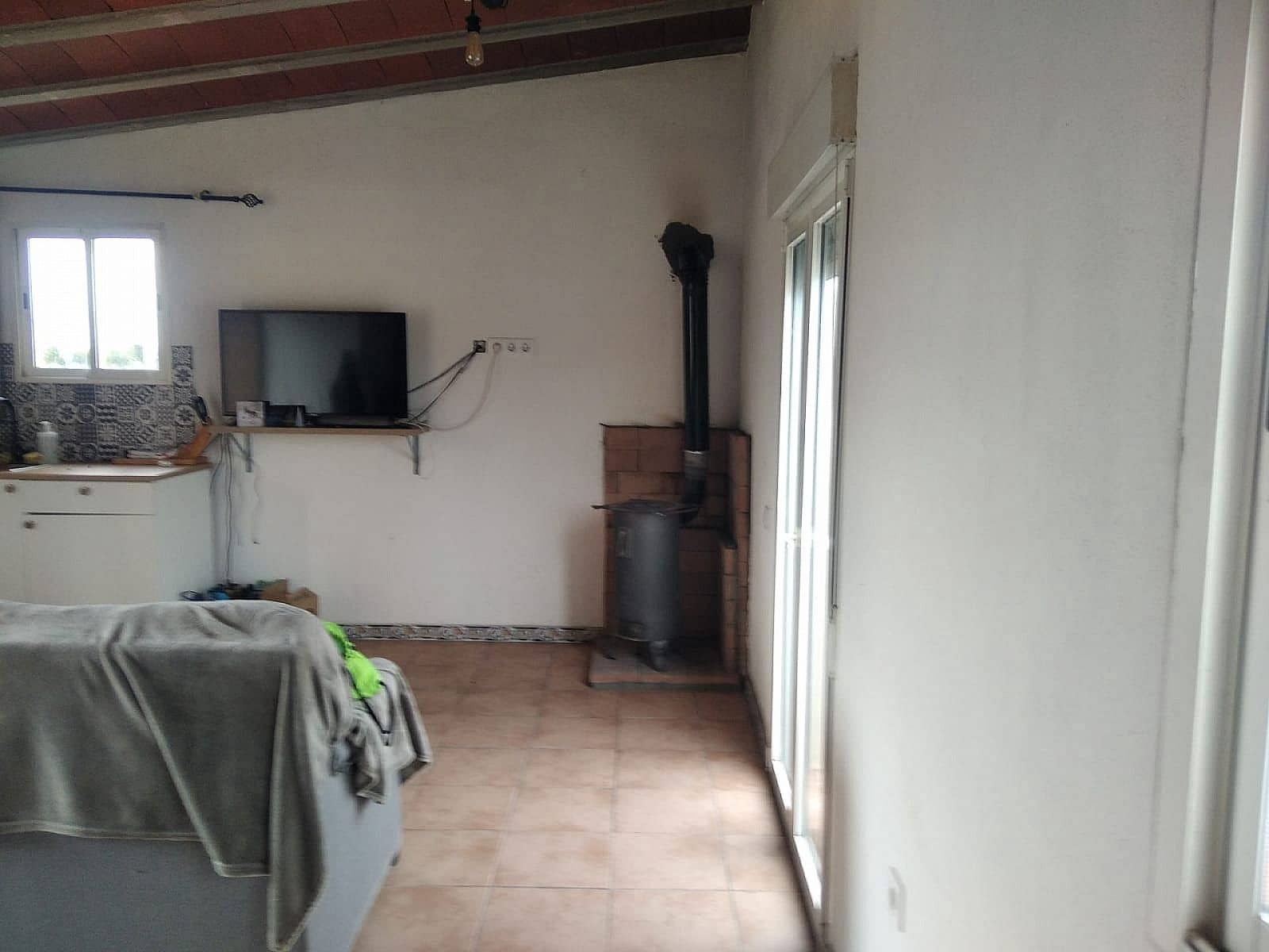 Villa for sale in Jumilla with pool - € 119,000 (Ref: 8649787)