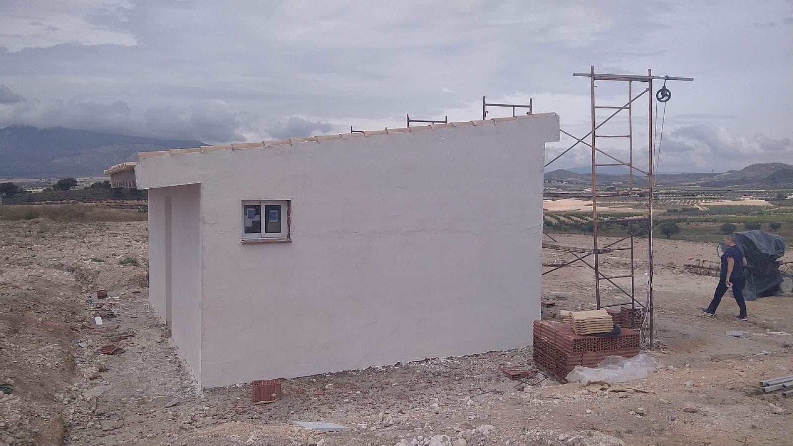 Villa for sale in Jumilla with pool - € 119,000 (Ref: 8649787)