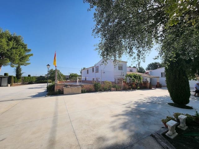 7 chambre Finca/Maison de Campagne à vendre à Villena avec piscine garage - 290 000 € (Ref: 8649826)