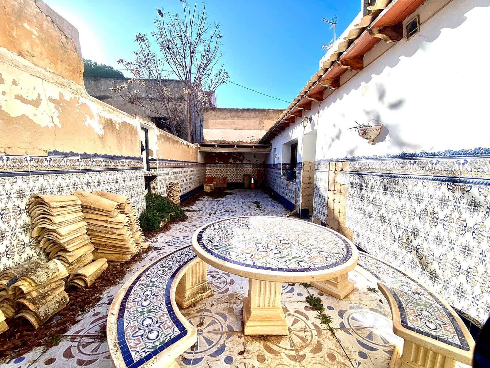 7 soveværelse Byhus til salg i Yecla med swimmingpool garage - € 139.000 (Ref: 8740968)