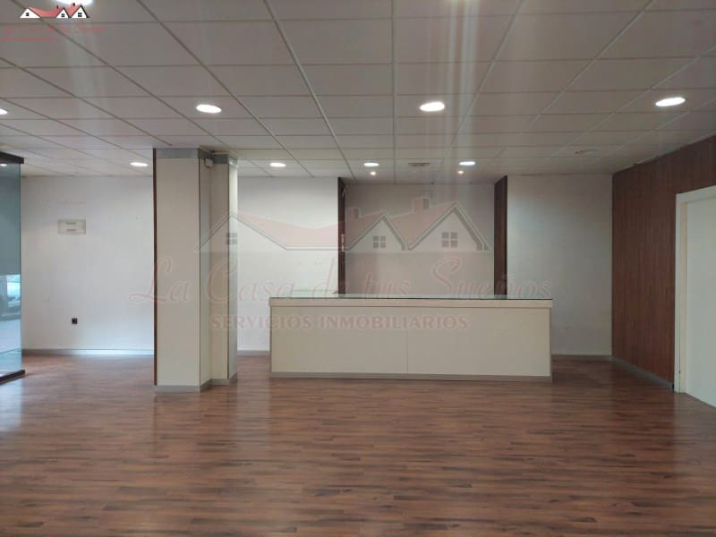 Erhverv til salg i Sax med swimmingpool - € 140.000 (Ref: 8776973)