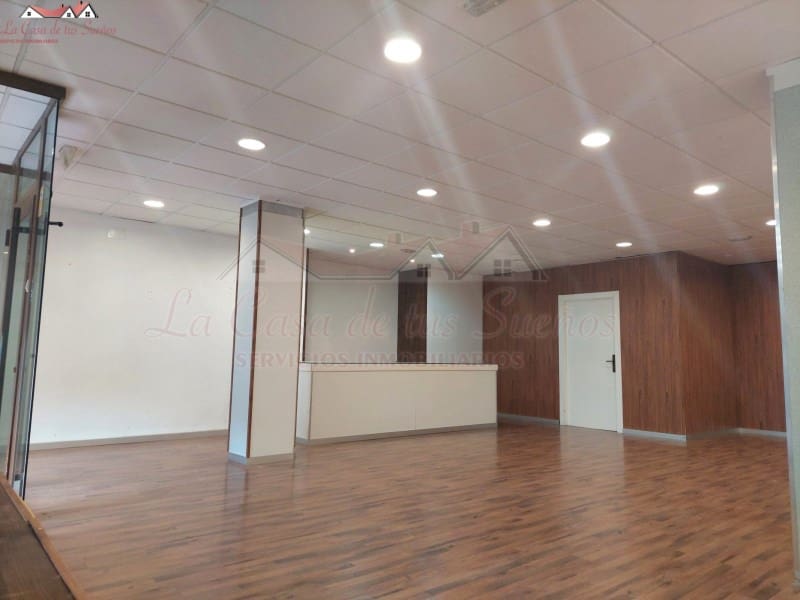 Erhverv til salg i Sax med swimmingpool - € 140.000 (Ref: 8776973)